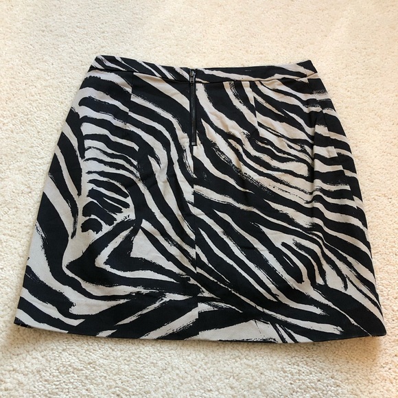 Like new! Tan & black animal print pencil skirt - Picture 2 of 3